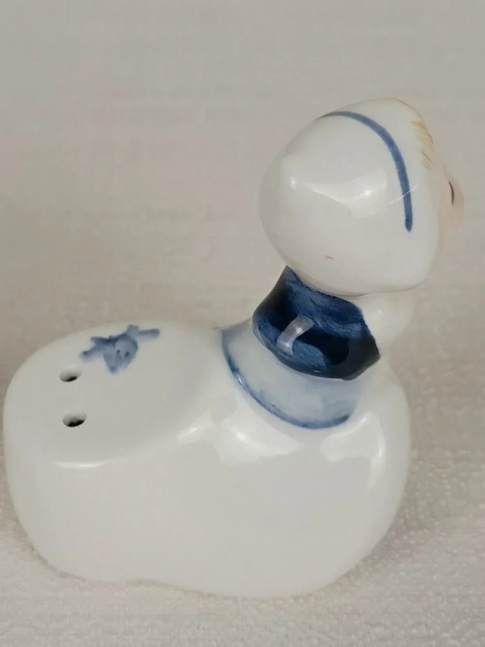 Vintage Blue White Kissing Dutch Boy Girl Salt Pepper Shakers E-5816 Enesco